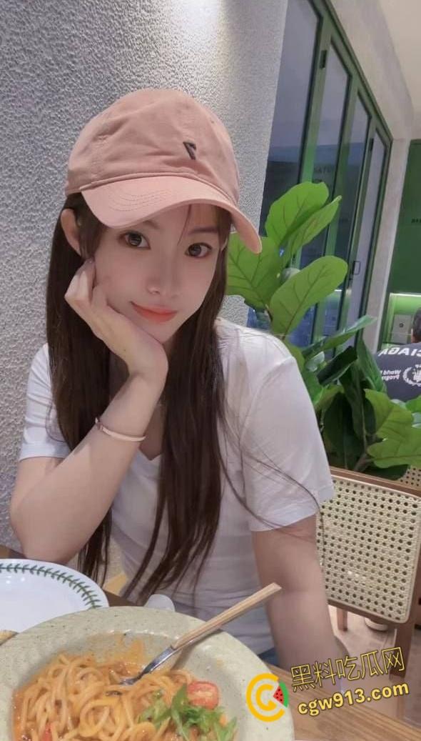 南京艺术学院【刘静文】,约炮体育生被站起来蹬,粉嫩美乳圆润饱满,骚穴被无套爆操,主动送上门的就是骚 !-3