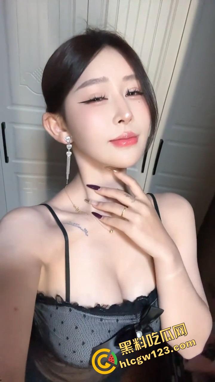 骚逼调教新境界,内裤往脸上一罩直接开干,操得眼都翻白,榨得逼水像喷泉,母狗不狠干她配做母狗?-5