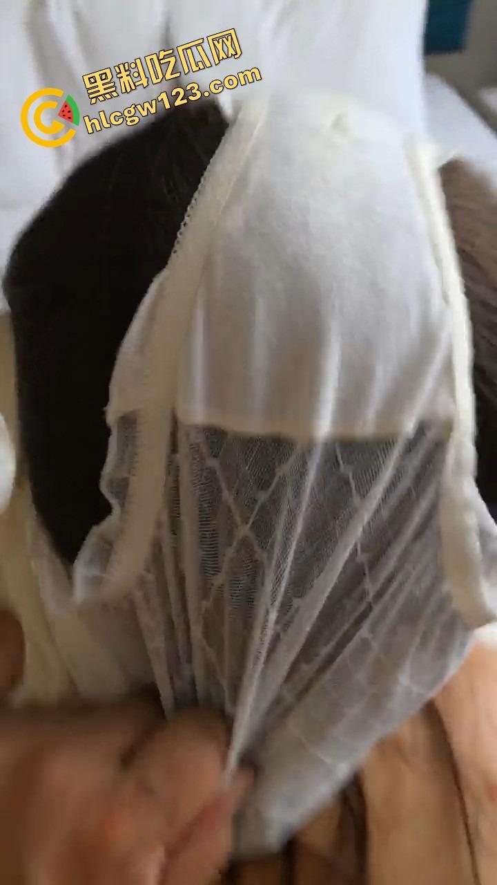 骚逼调教新境界,内裤往脸上一罩直接开干,操得眼都翻白,榨得逼水像喷泉,母狗不狠干她配做母狗?-11