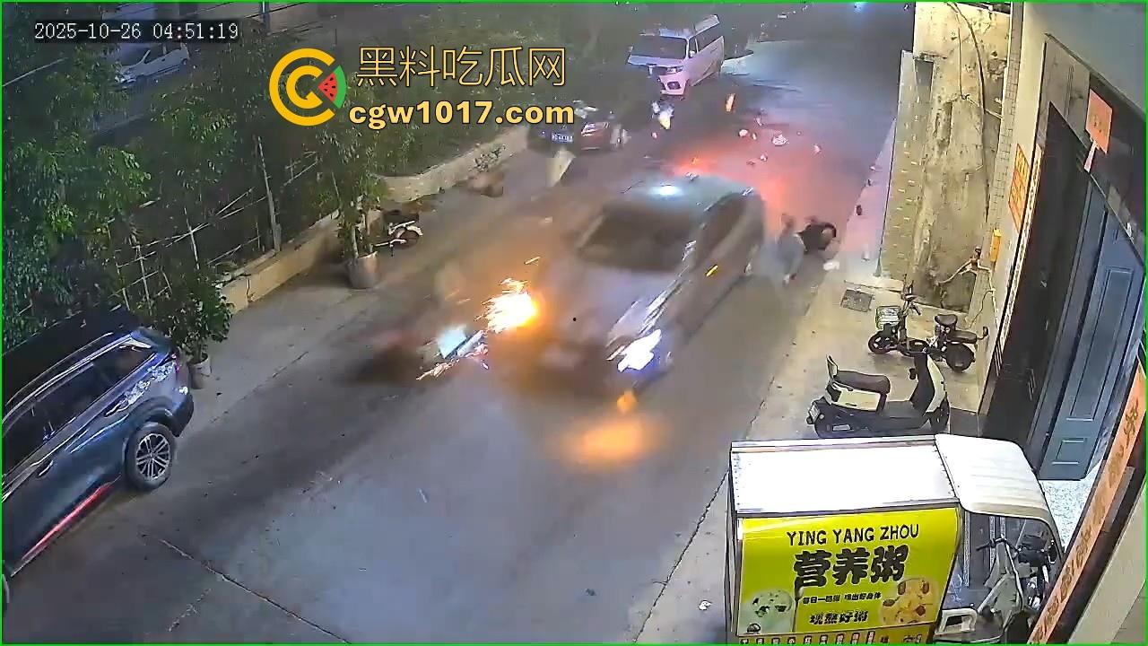 鬼火少年深夜惨遭横祸!深夜凌晨被醉酒司机撞了个倒头就睡,人都飞起来了,车的零件都着火了,极其惨烈!-2