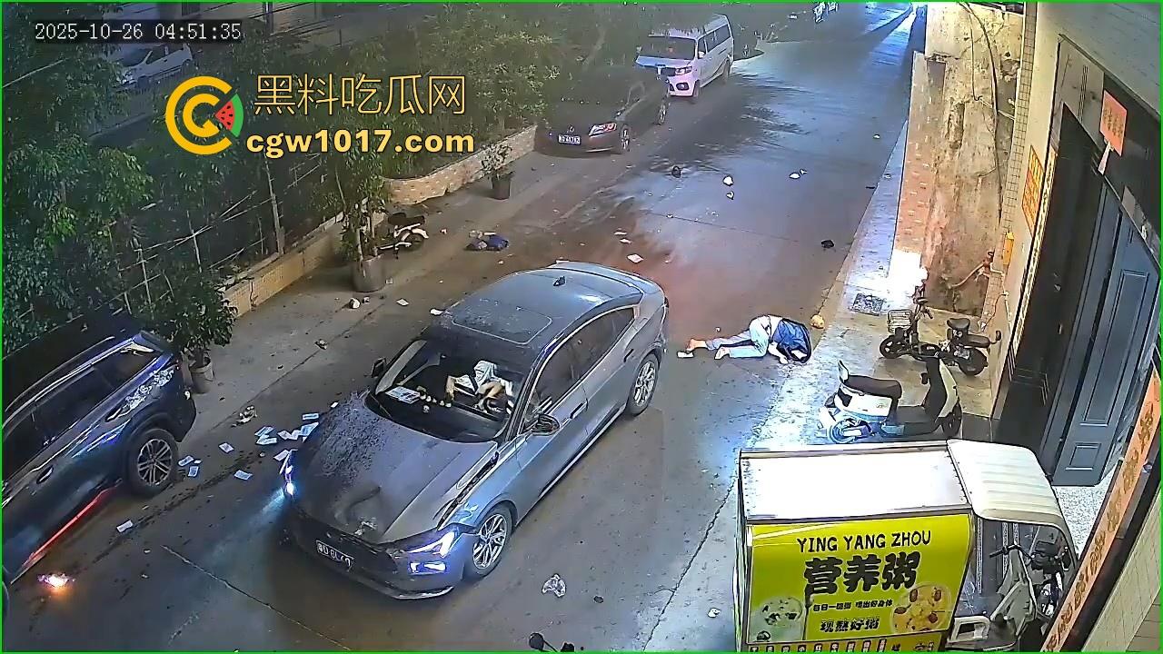 鬼火少年深夜惨遭横祸!深夜凌晨被醉酒司机撞了个倒头就睡,人都飞起来了,车的零件都着火了,极其惨烈!-4