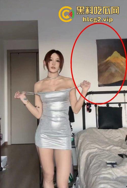 抖音网红小张不在家与金主激烈大战!女仆装黑丝诱惑,粉鲍紧致让人看得口干舌燥!-4