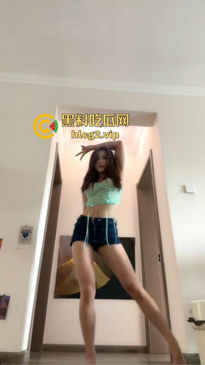 抖音网红小张不在家与金主激烈大战!女仆装黑丝诱惑,粉鲍紧致让人看得口干舌燥!-9