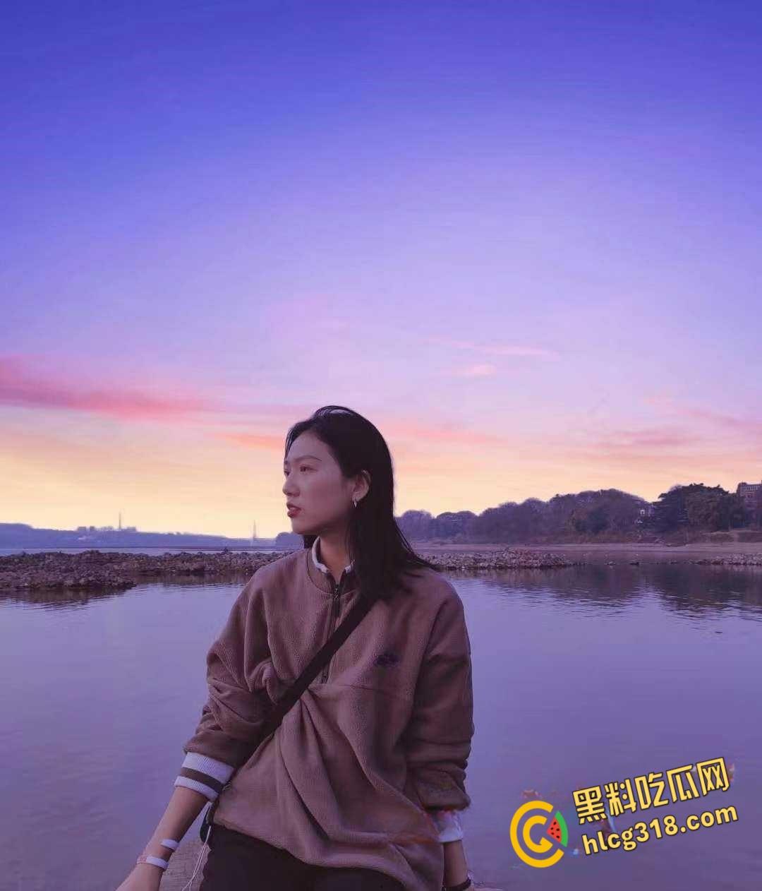 淄博黑丝少妇【汪小娅】偷情，这视角也就只有情夫能流出，高潮后把精液全部灌入骚穴！-1