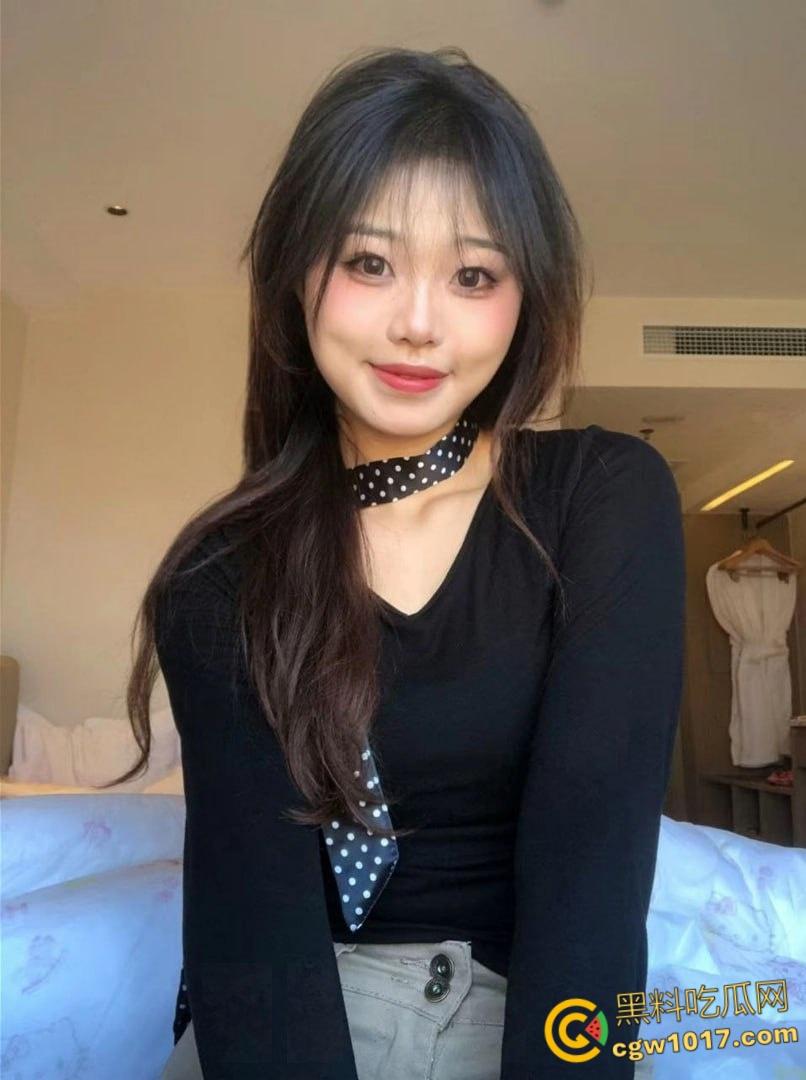 身材一流的舞蹈系女友,特别会骚叫的长发苗条美眉,抠两下就流水脱光全程主动 ,女上M腿使劲肏张着嘴尖叫 !-1