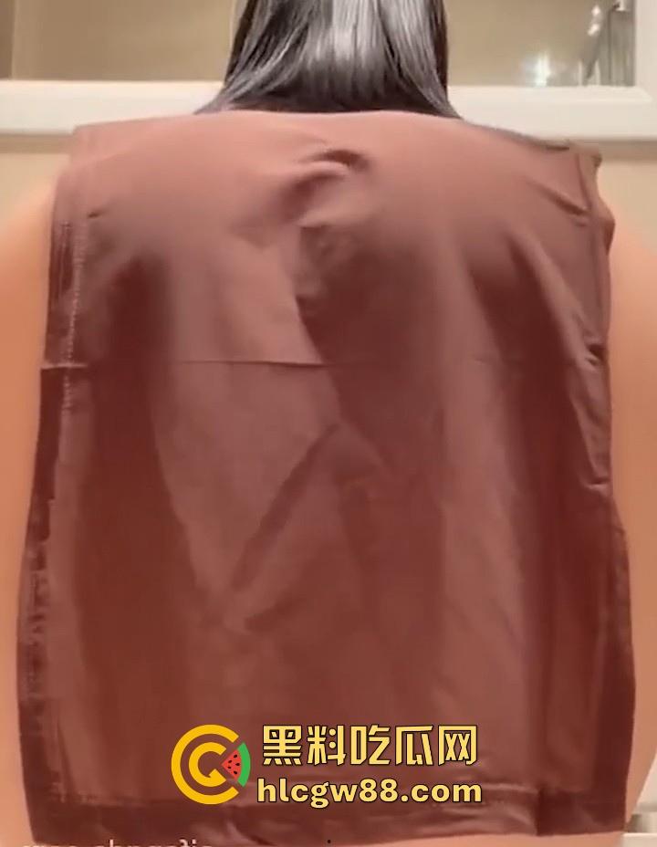 抖音40w粉丝网红【Fortune】大尺度诱惑私拍泄露 高冷御姐风骚揉胸 展示性感蜜桃臀 很有撸点！-7