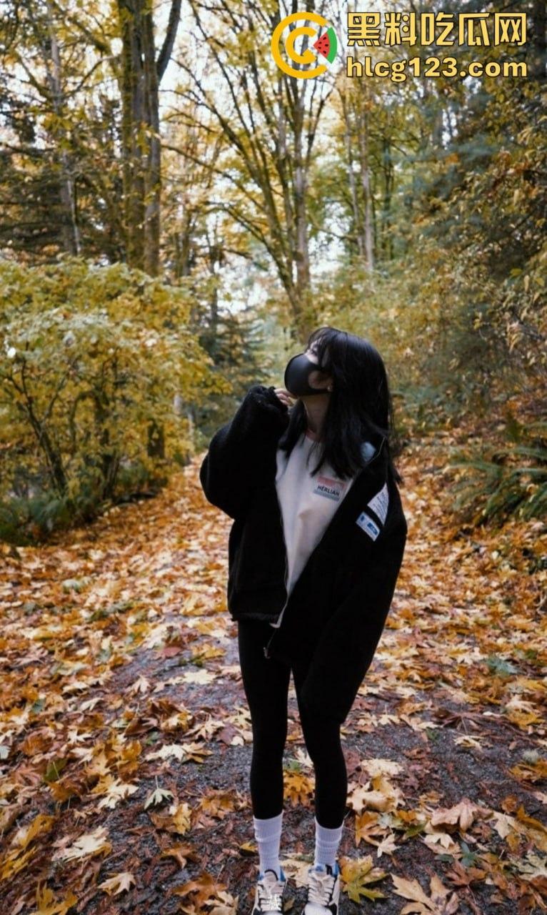 HongKongDoll玩偶姐姐「秋日清晨」9月最新写真重磅回归!清晨含住大屌的画面依旧经典,瓜友速来围观!-2