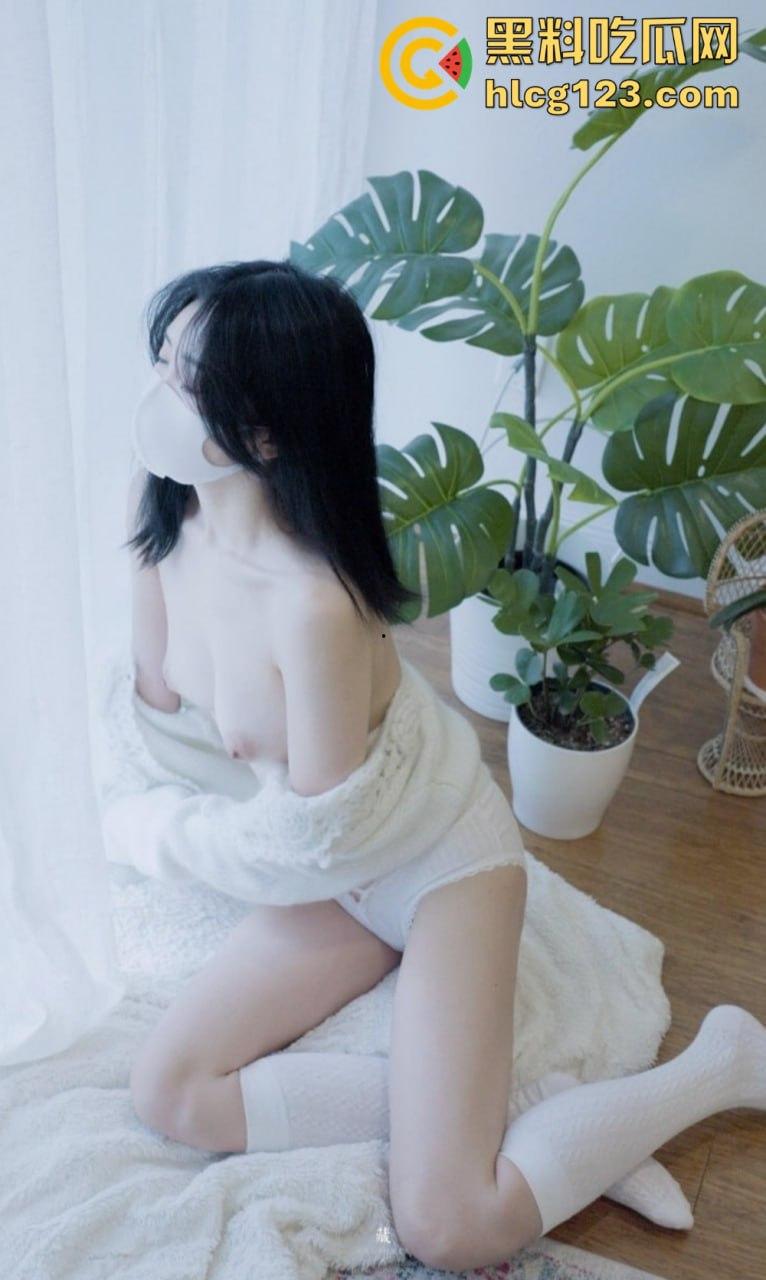 HongKongDoll玩偶姐姐「秋日清晨」9月最新写真重磅回归!清晨含住大屌的画面依旧经典,瓜友速来围观!-7