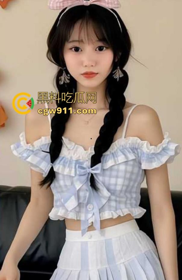 重庆大学高颜值魅魔【邹妤怀】清纯脸庞反差诱惑，全裸私拍挑逗骚浪如母狗，挑逗大鸡巴来塞满骚穴！-1