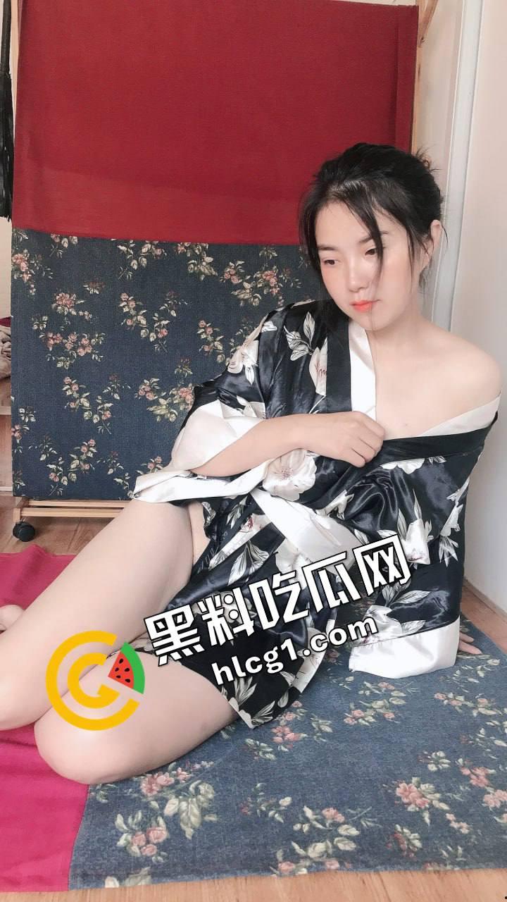 素颜清影独倚,颇有姿色大胆露脸!真实记录我与我的母狗老婆生活,尺度惊人!-3