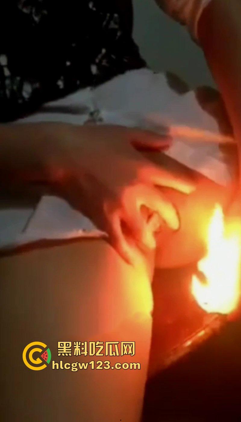 论熟女骚逼的猎奇花样整活 用逼灭灯 吹气球 抽烟都不在话下 不管是吹还是吸!-4