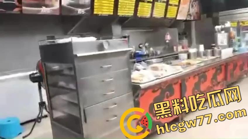 台妹夜市开摆,个个大奶DEFG甩成波浪鼓,白花花一片走火入魔,收复已迫在眉睫!-1