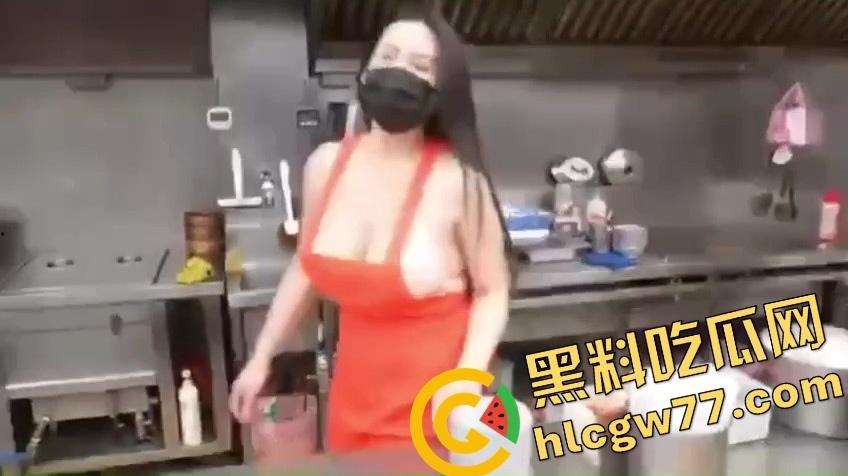 台妹夜市开摆,个个大奶DEFG甩成波浪鼓,白花花一片走火入魔,收复已迫在眉睫!-2