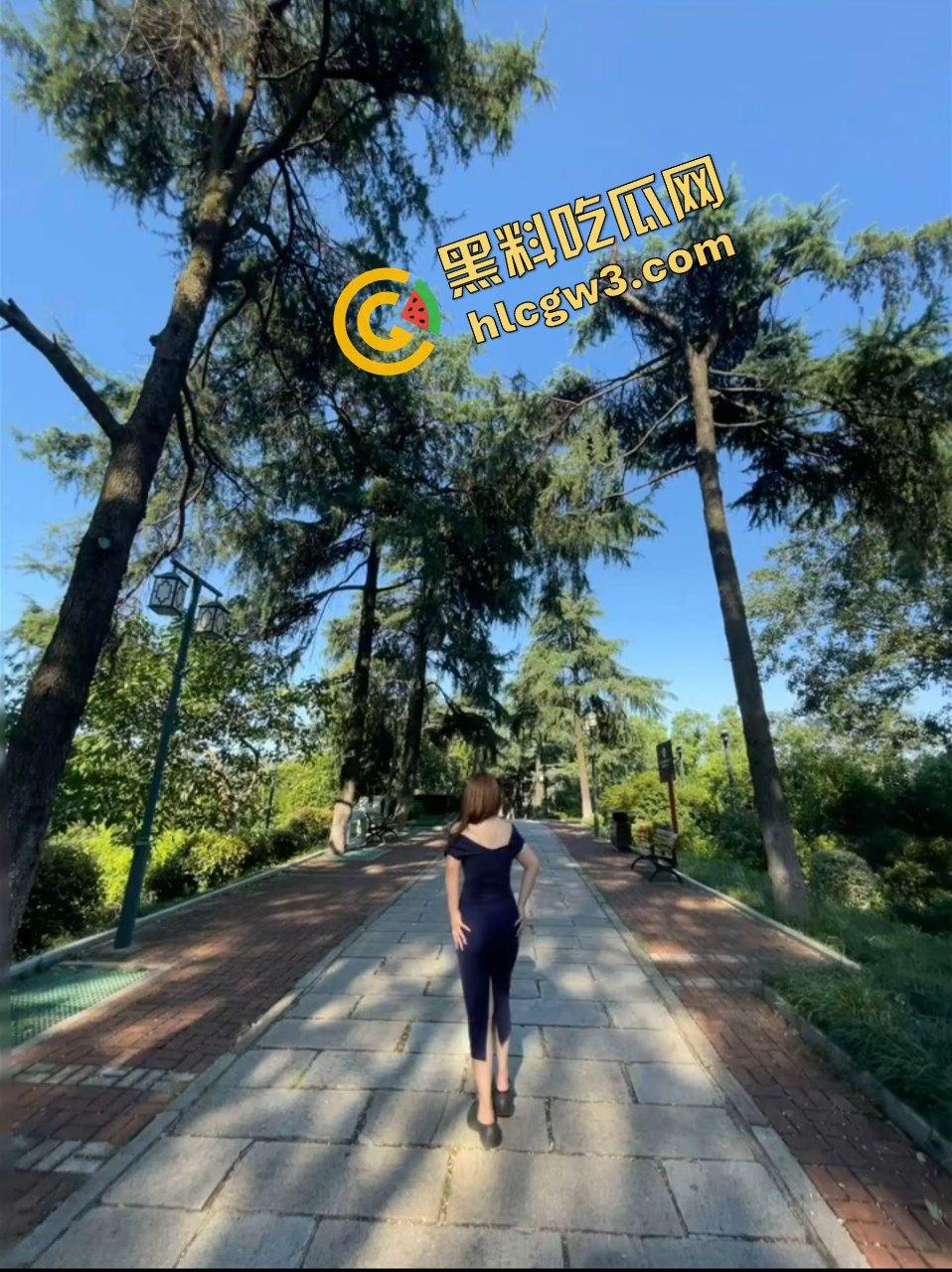 湖北汉口学院反差骚鸡女大『肖菲瑜』追寻刺激 出租房火机电击奶头!爽到起跳!独家曝光!-2