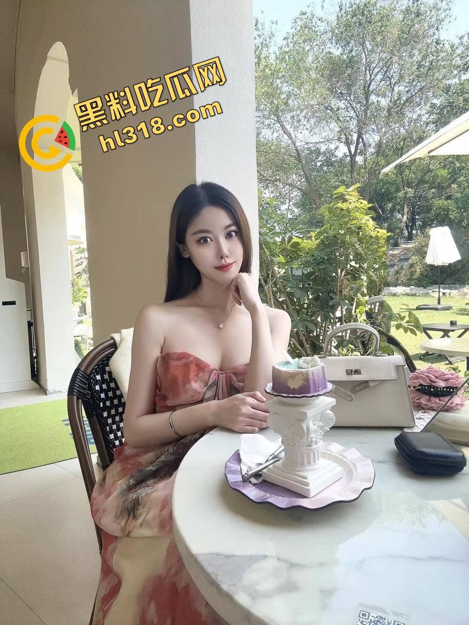 东北精神小妹带闺蜜霸凌妹子,直接让她给自己老弟口,口硬了还让处男老弟直接怼进去释放下!-2