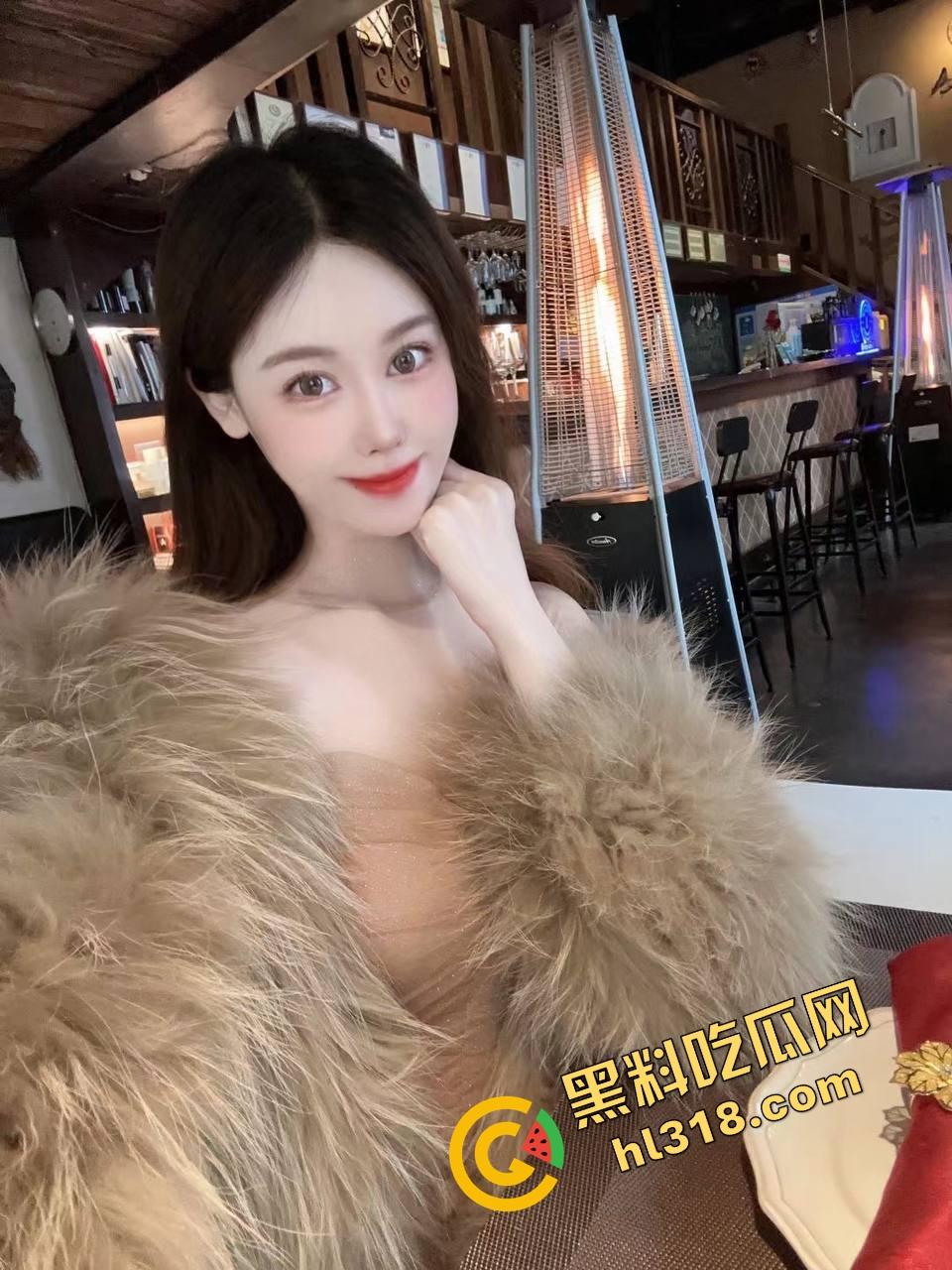 东北精神小妹带闺蜜霸凌妹子,直接让她给自己老弟口,口硬了还让处男老弟直接怼进去释放下!-3