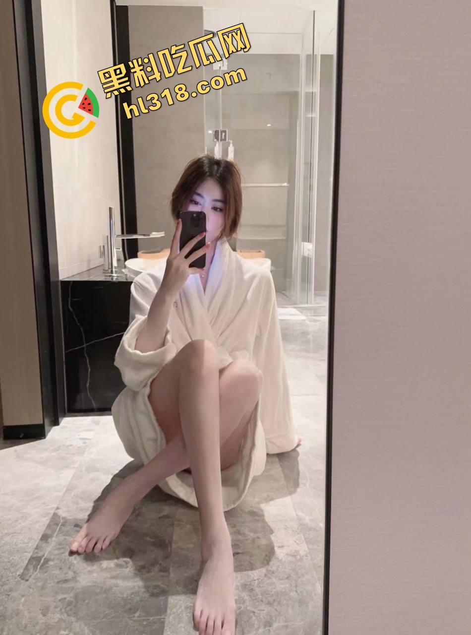 东北精神小妹带闺蜜霸凌妹子,直接让她给自己老弟口,口硬了还让处男老弟直接怼进去释放下!-5