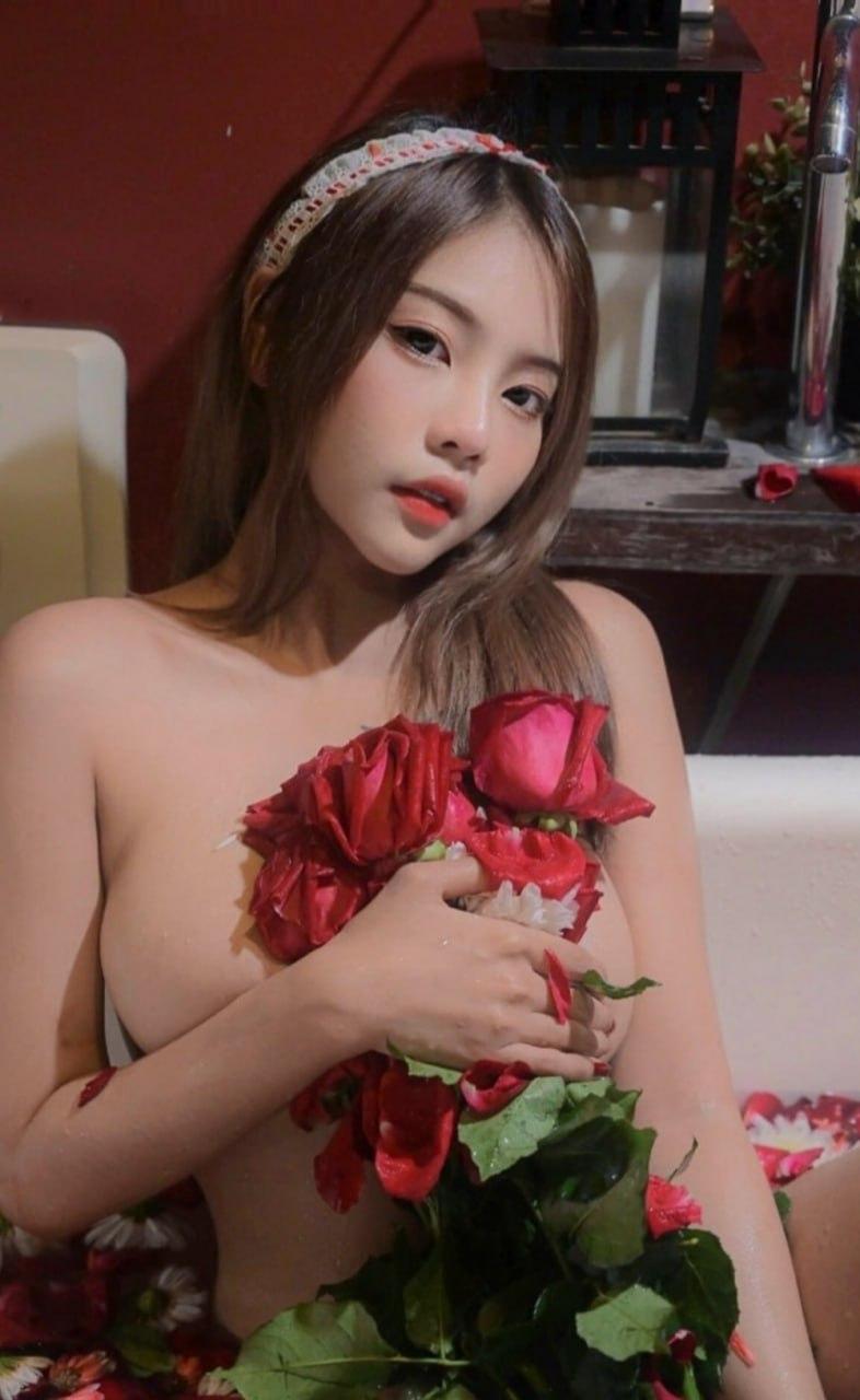 泰日混血【Meowji】!童颜巨乳的她OF大尺度私拍流出,全套技艺娴熟,被称为行走的诱惑精灵!-25