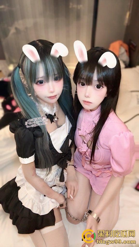 推特地雷系双马尾萝莉炸场,幼猫病猫高颜值白丝双飞,攻速3.0飞机场萝莉果然要靠双马尾才有东西抓!-9