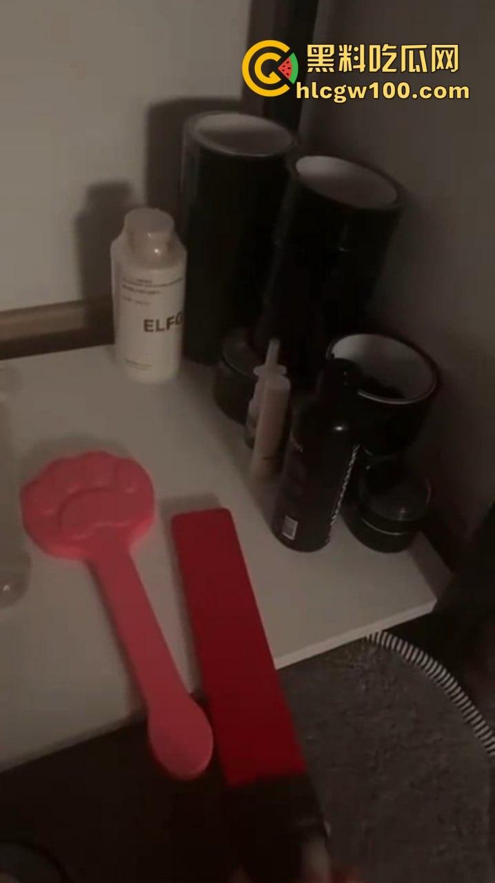 南京白虎小奴奴『冰儿』开SM工作室，微胖肉感骚到爆，最爱当肉便器被灌满，小穴湿滑喷射像喷水枪！-10