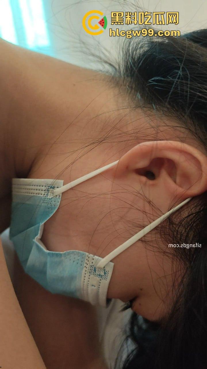 网友投稿!大叔哄骗刚成年少女的第一次,现在的少女这么容易给骗的吗?看着真嫩。-15