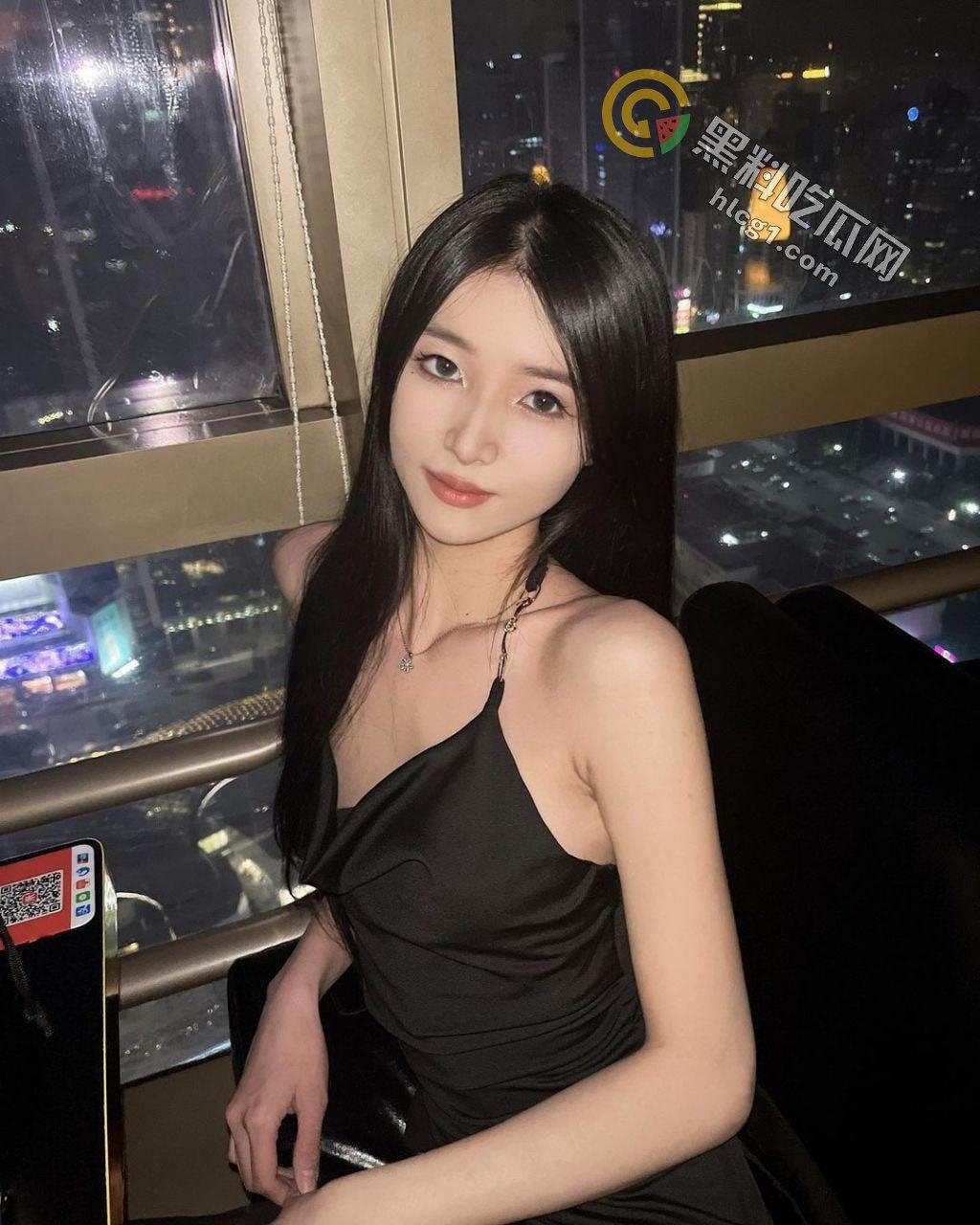 双面女神！白领女M白天是老板秘书，夜晚竟成其专属母狗！-1