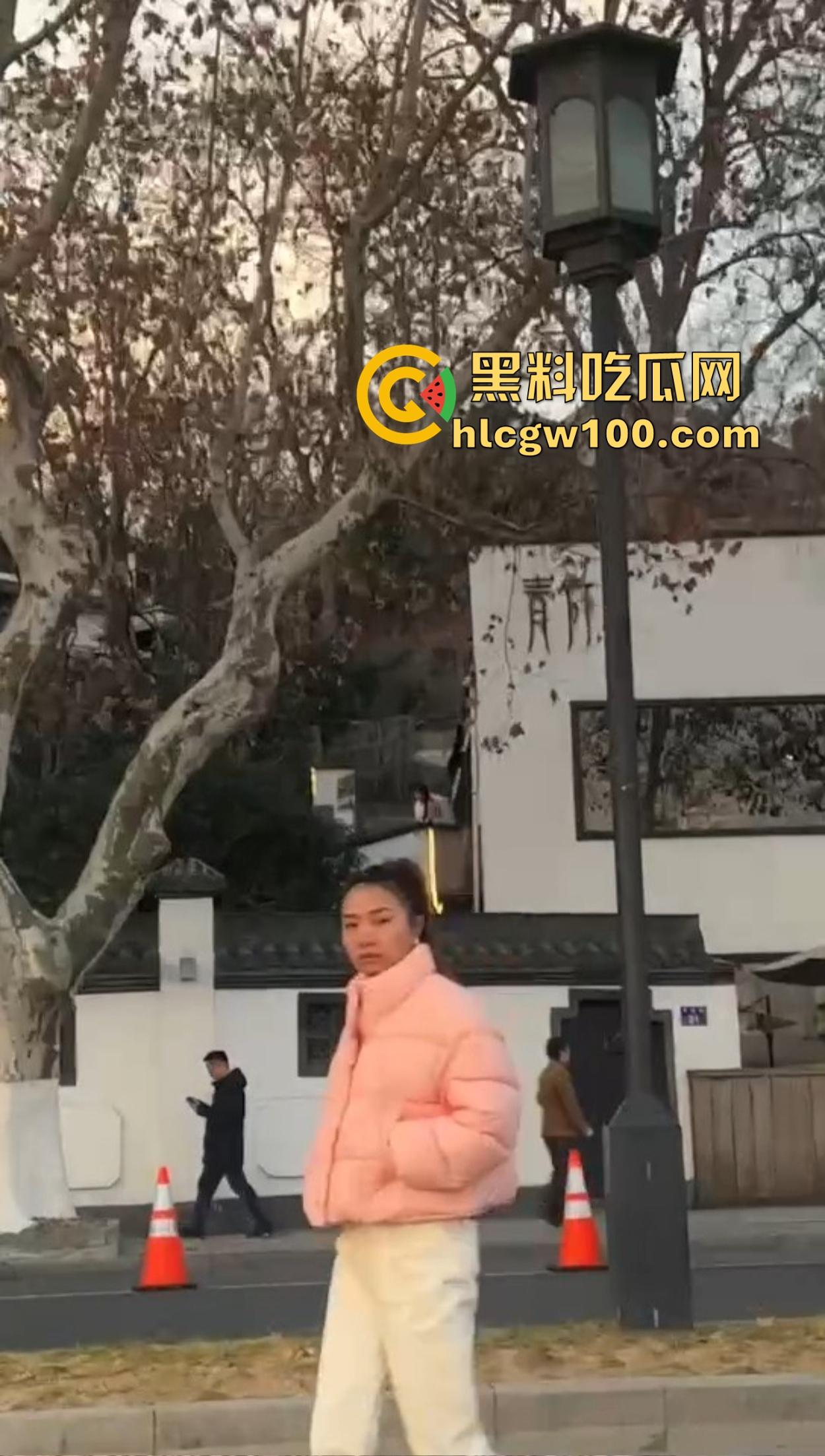 杭州西湖春宫现场直播,断桥残雪变断桥淫雪,光天化日肏大逼现世,这DO法也太野了吧!-2