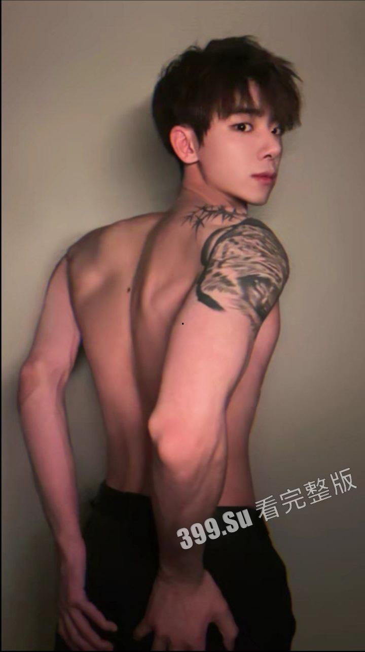 抖音27万粉 #梁裕琛 跟女粉裸聊被录屏泄漏 虽然不守男德 可也太宠粉了吧-5