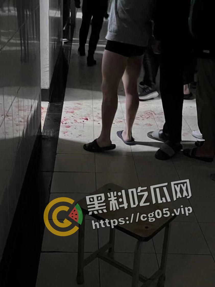 浙江中医药大学杀人事件!忍受不了舍友的吵闹将其抹脖后跳楼 留下遗书给父母 现场血腥画面流出-9