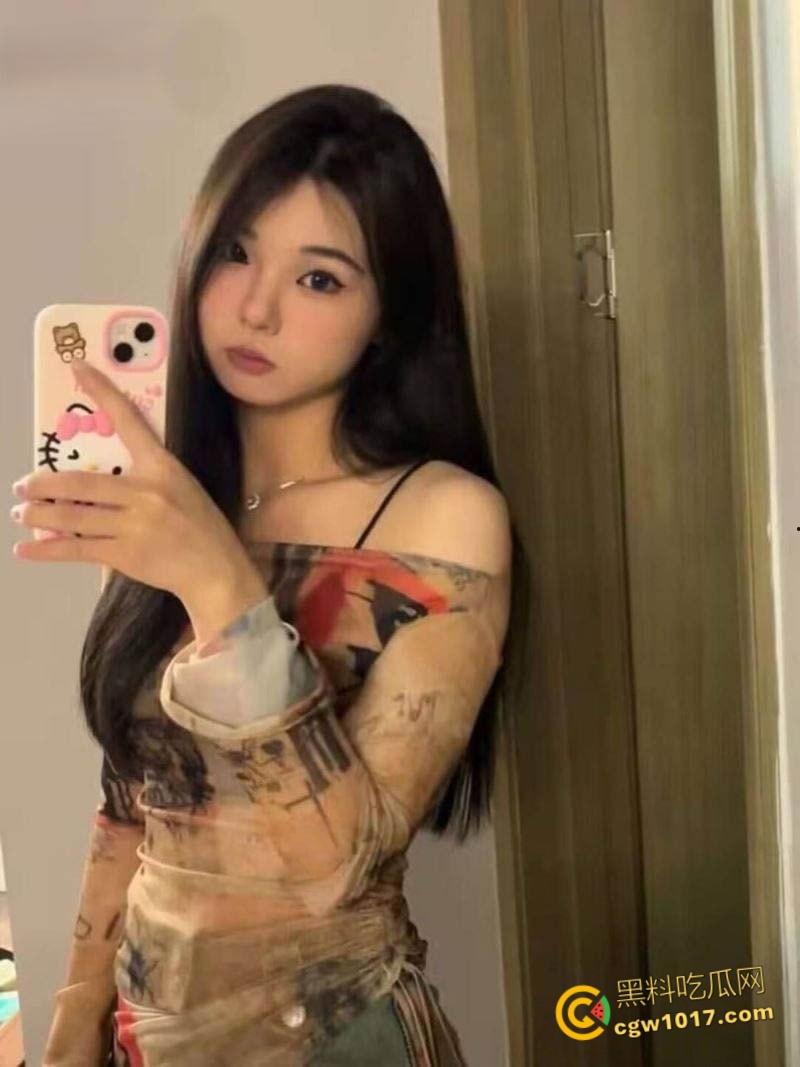 富二代约炮大神【fkabuto】，约操04年小母狗，骑乘摇摆臀浪翻滚，后入猛撞嫩穴喷涌，爽到欲罢不能！-1