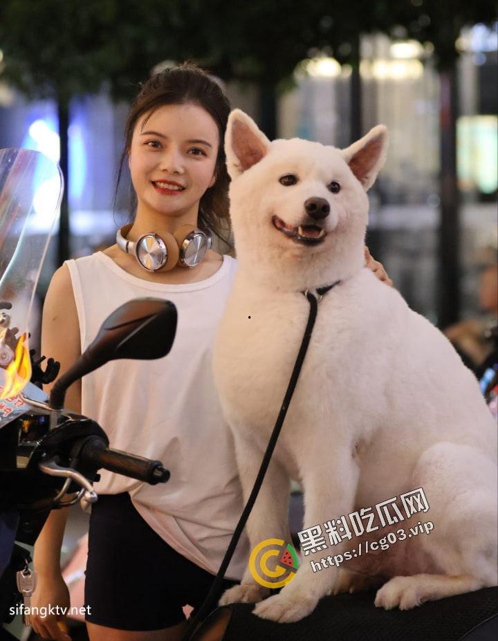 重庆反差婊【赵红艳】海量生活照+与同居男友性爱自拍流出 百度云泄密34P+6V-3