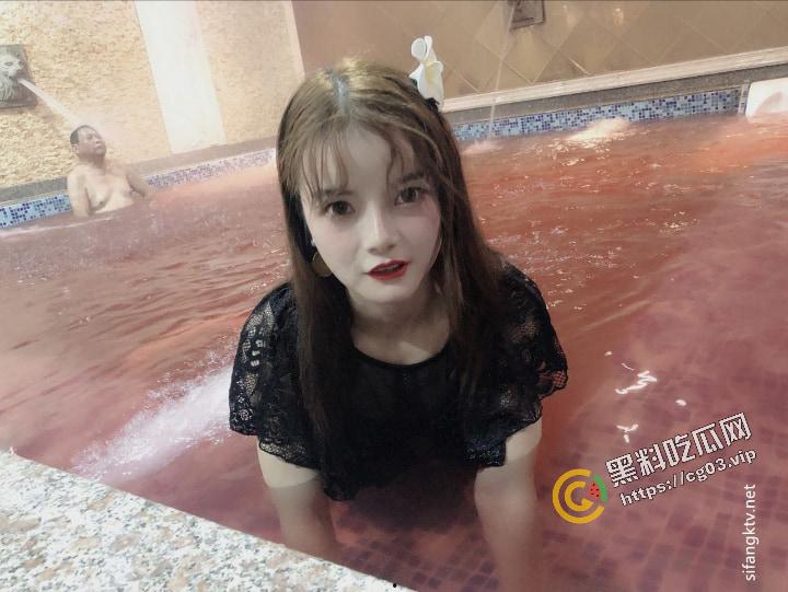 重庆反差婊【赵红艳】海量生活照+与同居男友性爱自拍流出 百度云泄密34P+6V-5