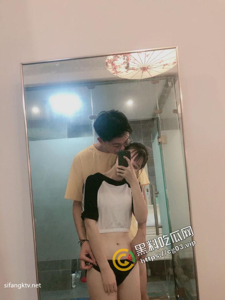 重庆反差婊【赵红艳】海量生活照+与同居男友性爱自拍流出 百度云泄密34P+6V-21