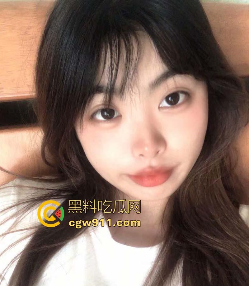 广东理工大学【李由】00后无毛嫩妹,平时文静女神范儿,私下却和男友偷吃禁果,玩得那叫一个浪!-3