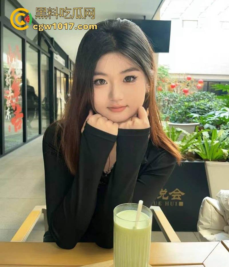 在社交软件约炮武汉骚母狗【王雯露】逼瘾成疾,多次深夜约炮,深喉口交狂舔菊花,性欲如火山喷发!-2