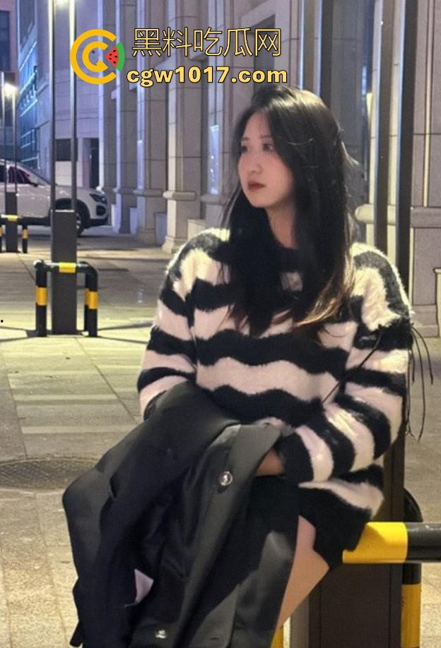 瓜友真实投稿曝光!西南昌豫章师范学院微胖前女友【张嘉雯】跳蛋震颤蜜穴淫水流淌,露脸后入猛操,这身材真有料!-3