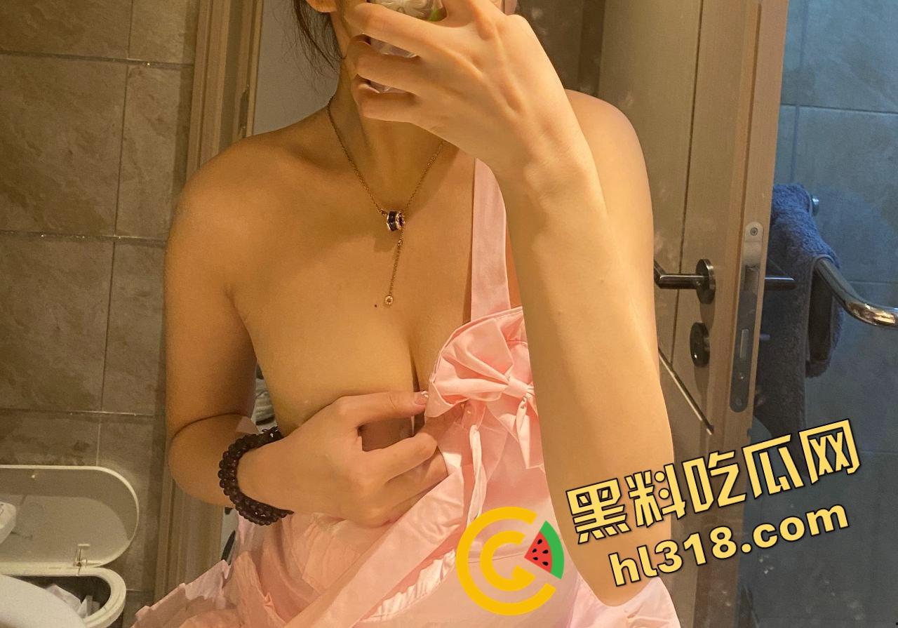 抖音3.9万粉小网红『liuyue』擦边卖丝袜,遇金主重金约炮,结果被当高端鸡玩一晚还被曝光!-3