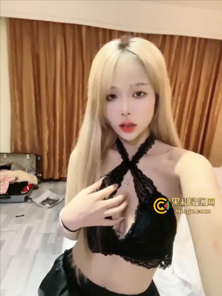 南宁精神小妹【崽崽】露脸私密照流出!性爱啪啪调教全曝光,美颜一掉吓得人魂都飞了!-4