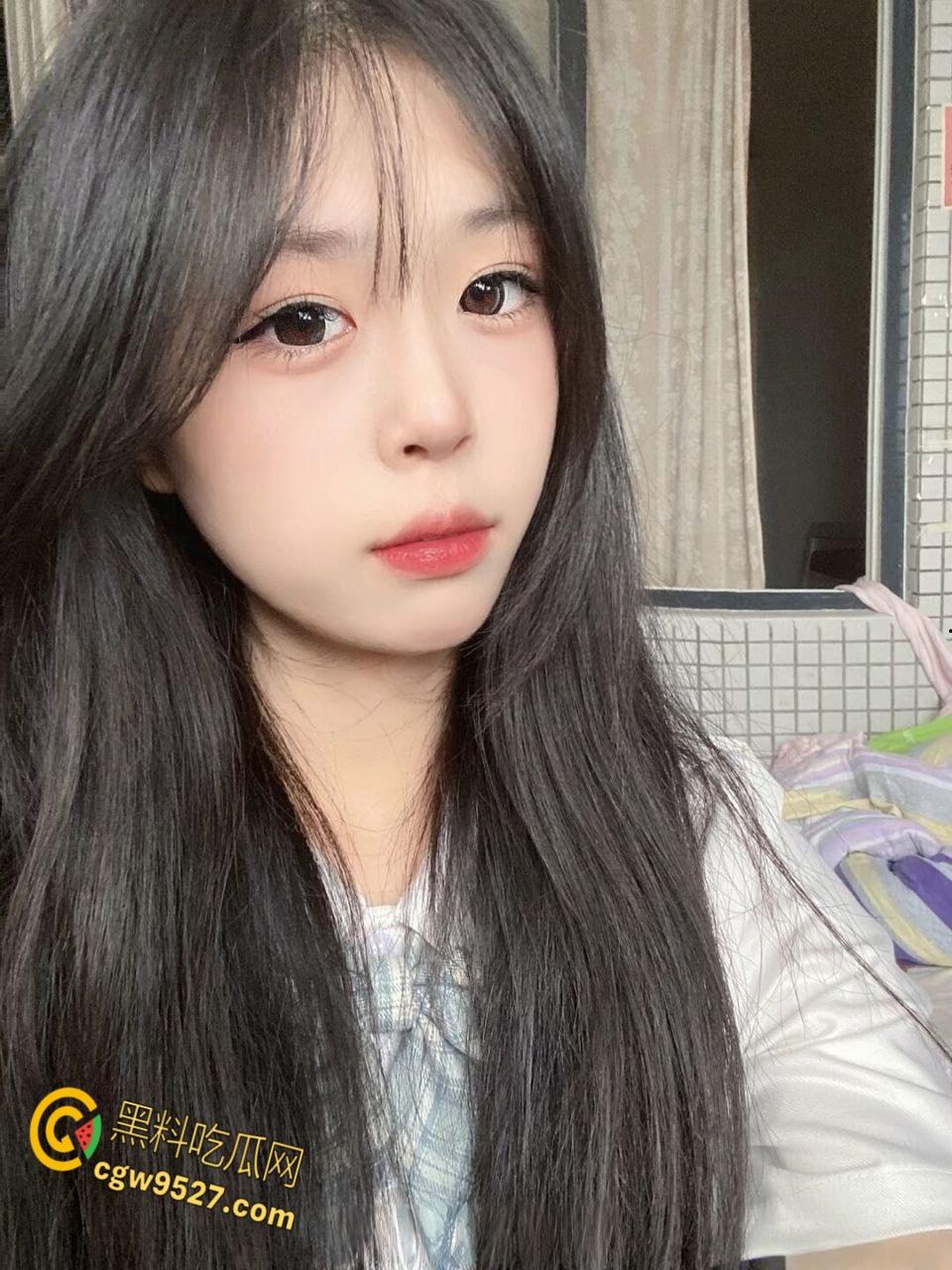 网恋同城学生妹,初次见面约会上课,带到教室顶楼后入爆操,操嘴跟操飞机杯一样,大学生好骗又好玩 !-5