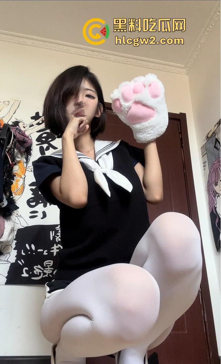 抖音40W粉反差婊网红【行简】第二弹母狗属性拉满 穿白丝露穴直播 前面刚玩出翔现在又来新骚操作!-5