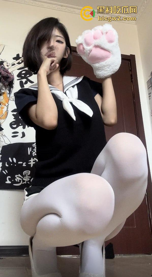 抖音40W粉反差婊网红【行简】第二弹母狗属性拉满 穿白丝露穴直播 前面刚玩出翔现在又来新骚操作!-10