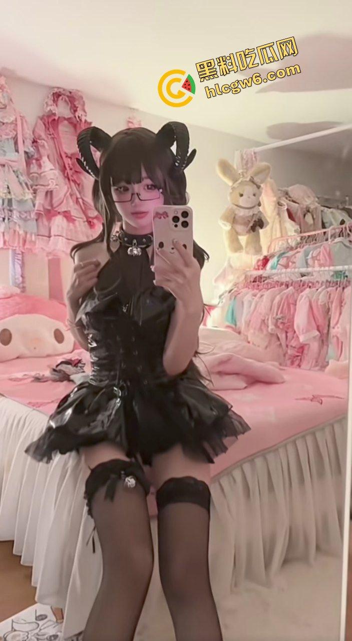 抖音极品双马尾小萝莉反差少萝『乃酱』福利姬身份泄密 舔吸金主鸡巴后入爆操!独家曝光流出!-2