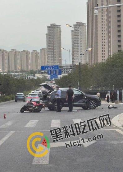 又抬走一位 女骑士摩托车祸!骑摩托车不仅让你拥有S型身材 还能拥有一对完美的假肢!-7