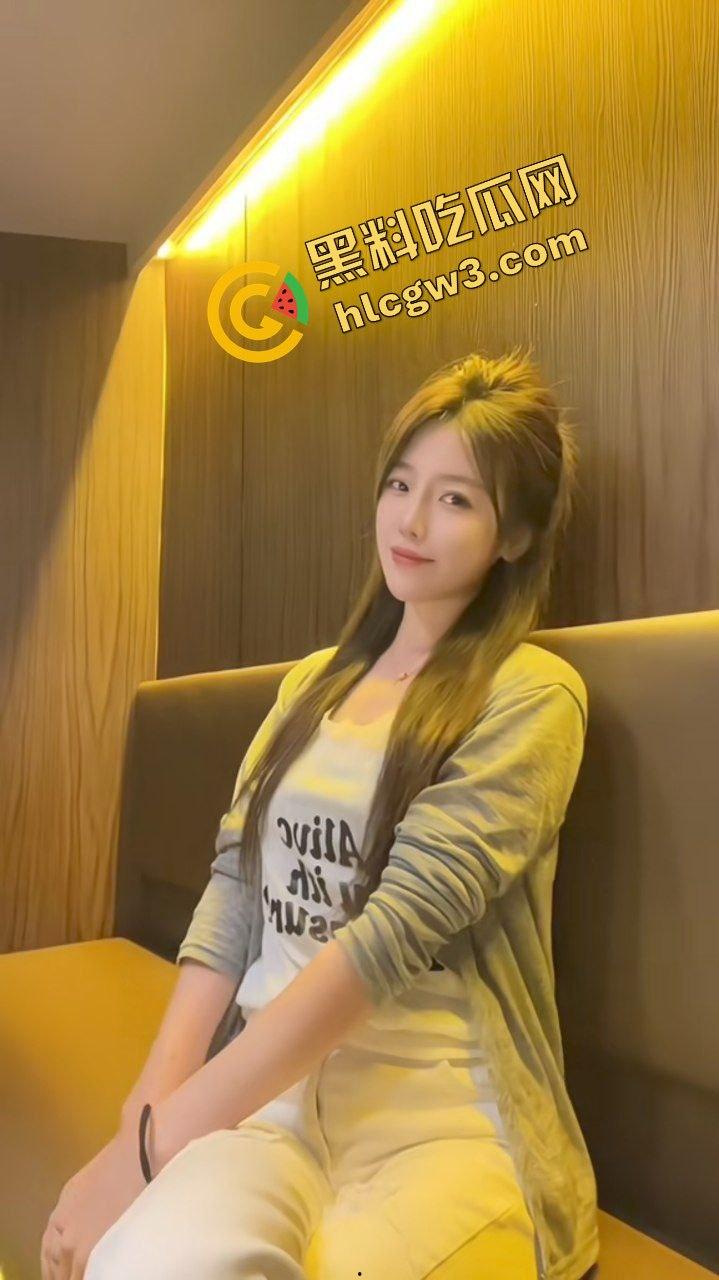 四川现代职业学院反差婊贱逼货『韩爱伊』异地恋周末约炮单男 男友查岗曝光骚逼上位!原创独家流出!-4