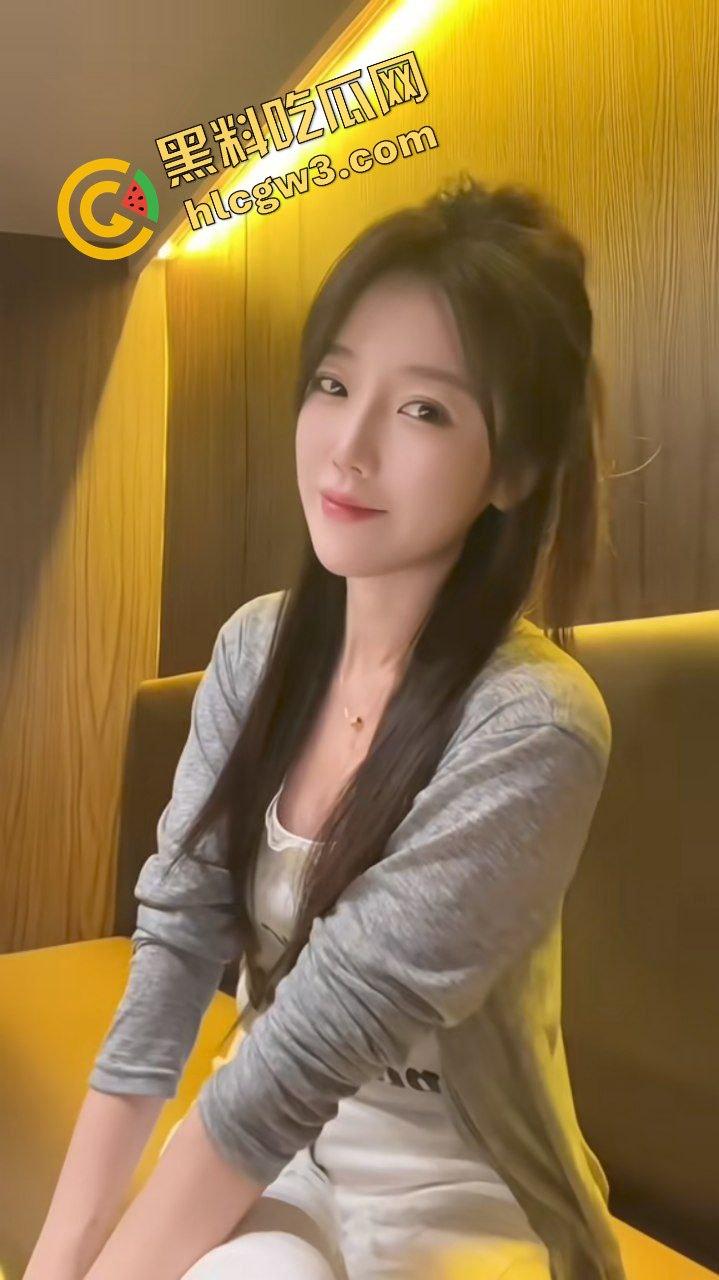 四川现代职业学院反差婊贱逼货『韩爱伊』异地恋周末约炮单男 男友查岗曝光骚逼上位!原创独家流出!-7