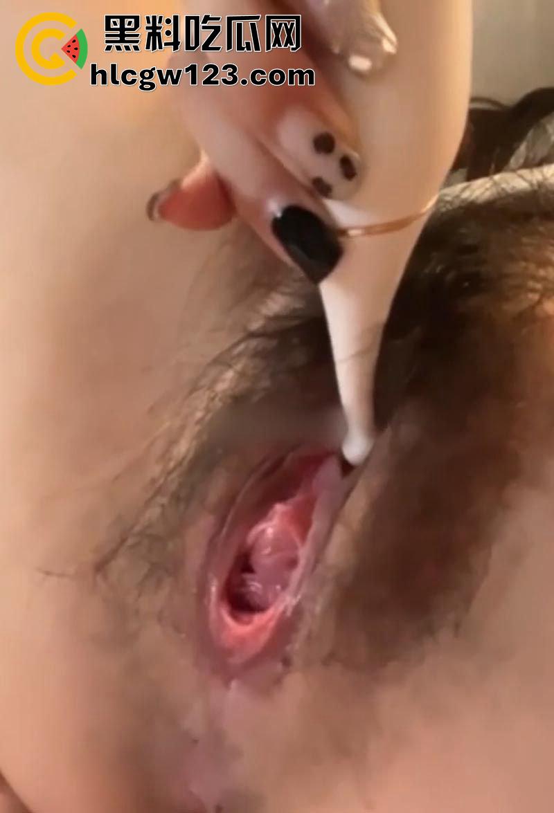 御姐身材火辣尤物【刘思琪】,广东艺术职业学院性感校花,约炮金主傲人大奶晃得人眼花!-8