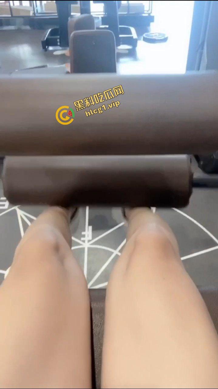 健身房会员 骚贱母狗『李妤』练就一身炮架身材 吃顿饭就能中出爆操!-6