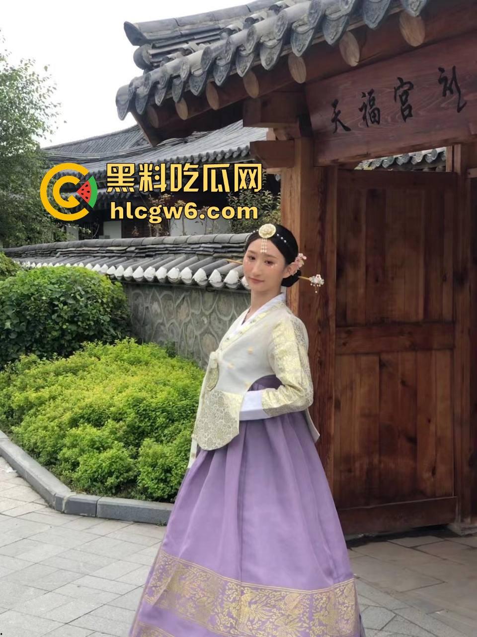 南昌高颜值小姐姐【李梦】和男友的私密自拍流出 对话污到炸裂,性感曲线撩人,卧室里的疯狂玩法让人浮想联翩!-5