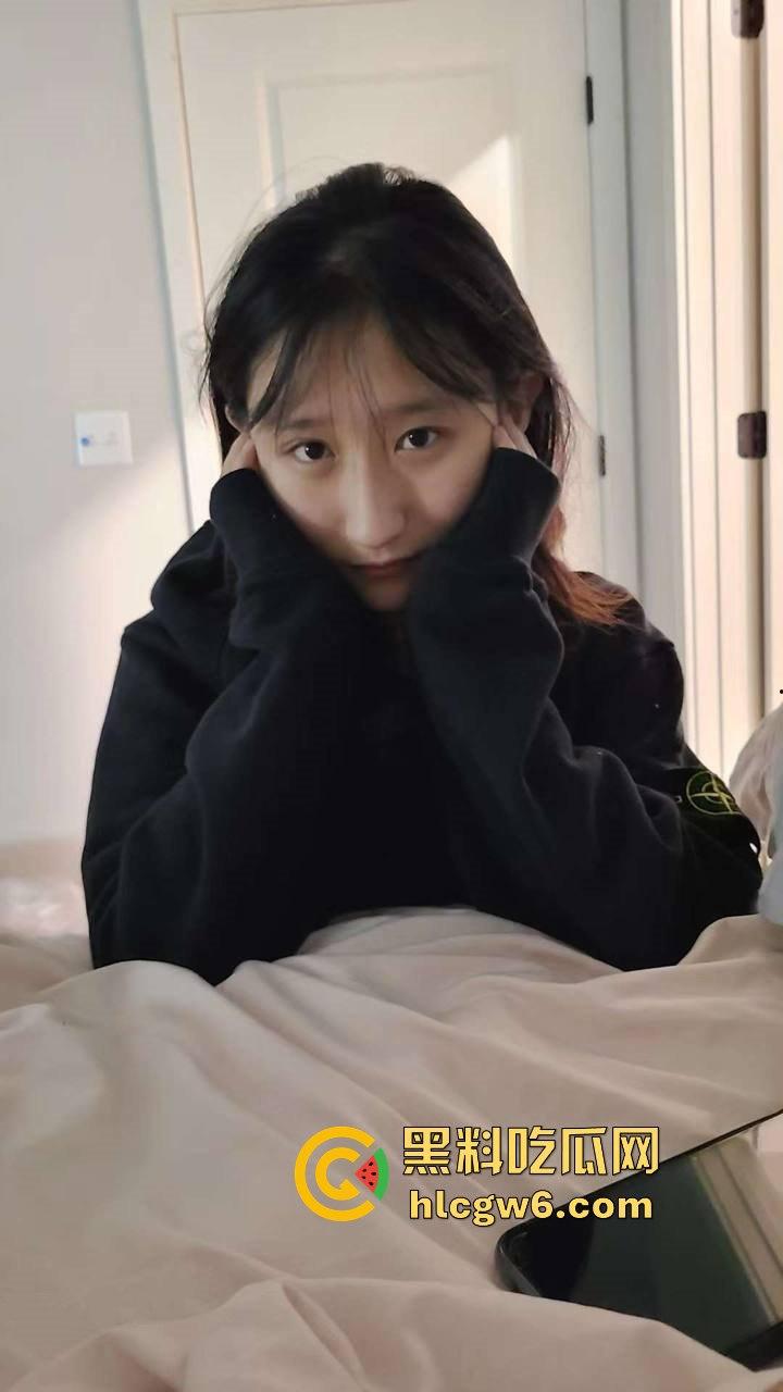 南昌高颜值小姐姐【李梦】和男友的私密自拍流出 对话污到炸裂,性感曲线撩人,卧室里的疯狂玩法让人浮想联翩!-8