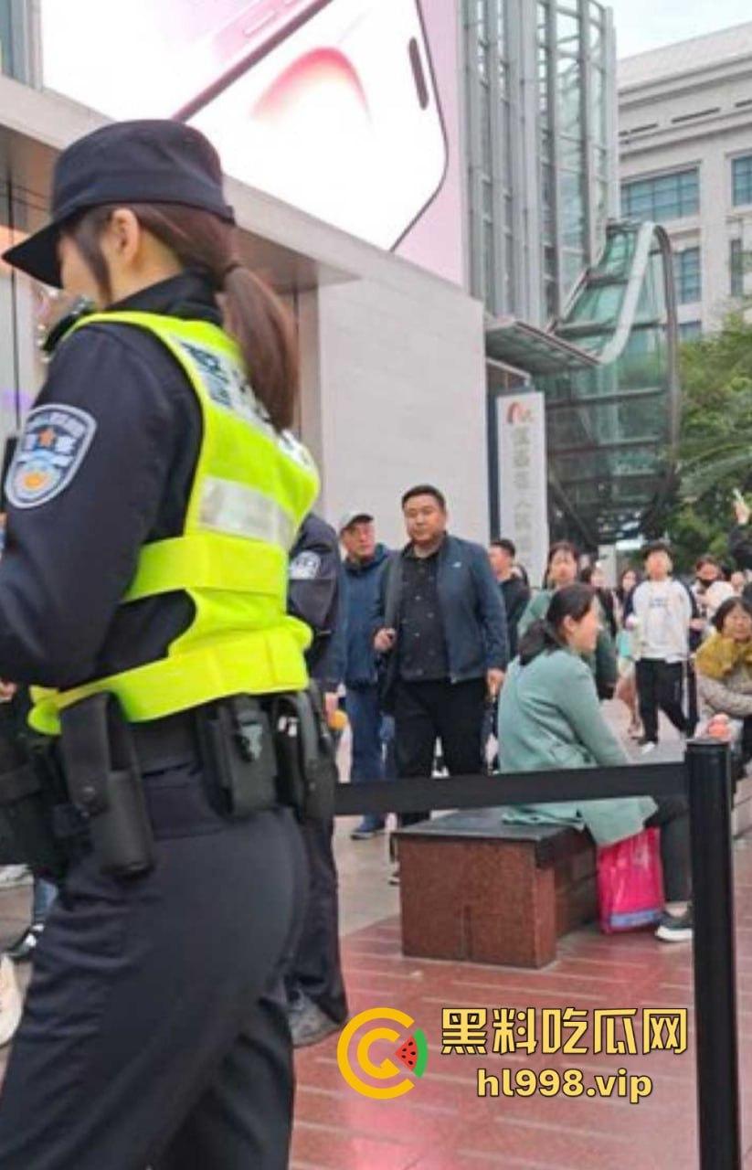 民警变成变态淫魔!外网发布与女警的性爱视频,穿警服口交、后入爆操,极品警花无处遁形!-2